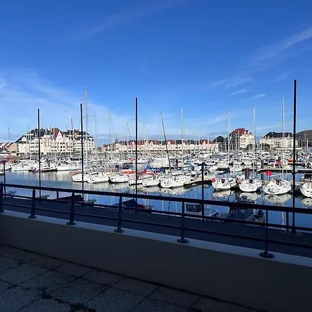 Les Lofts Vue Port Guillaume
